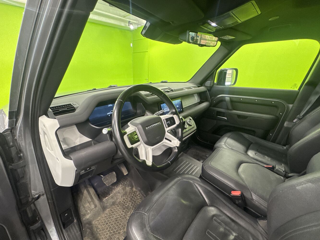 Land Rover Defender vaihtoauto