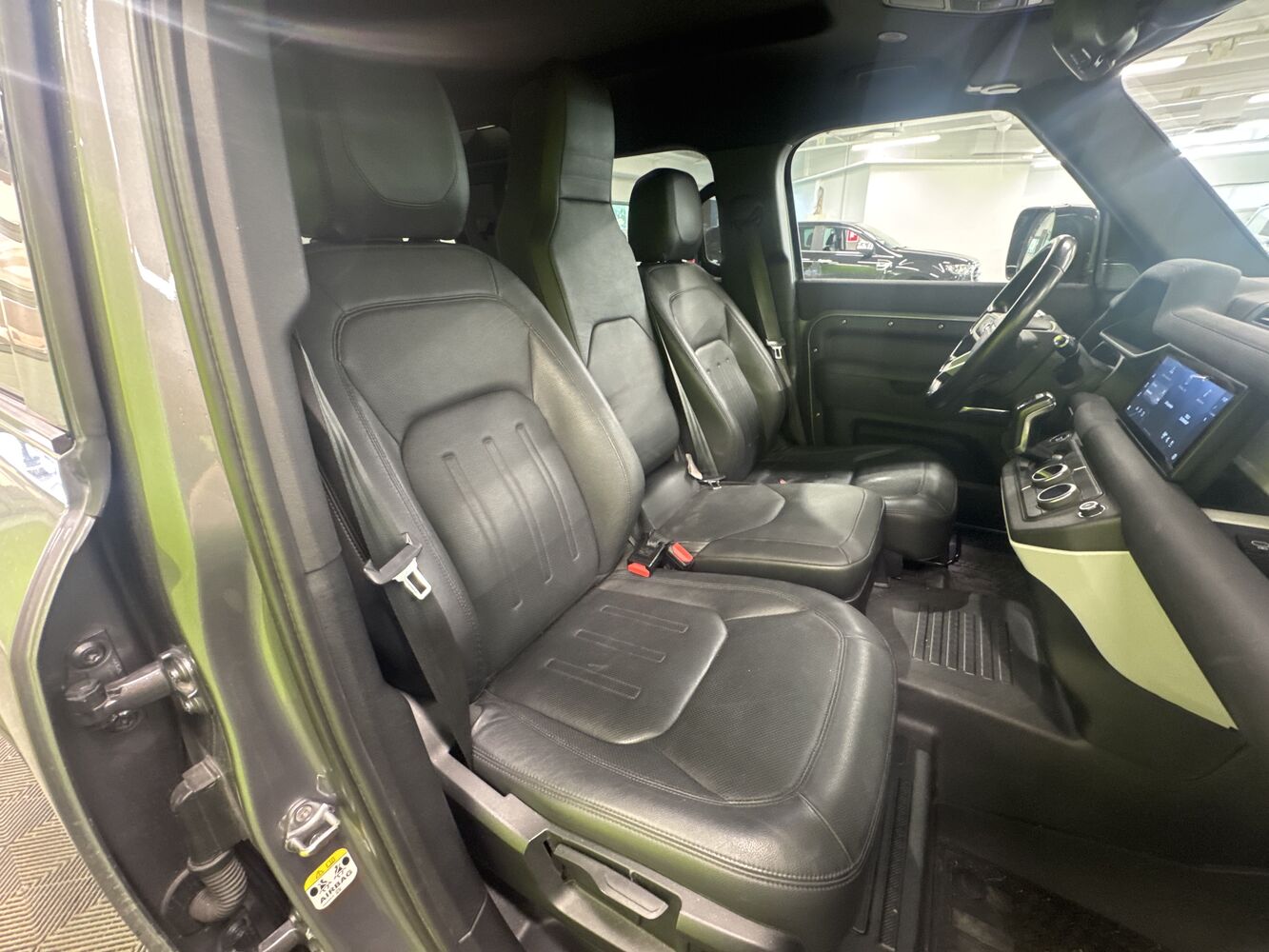 Land Rover Defender vaihtoauto