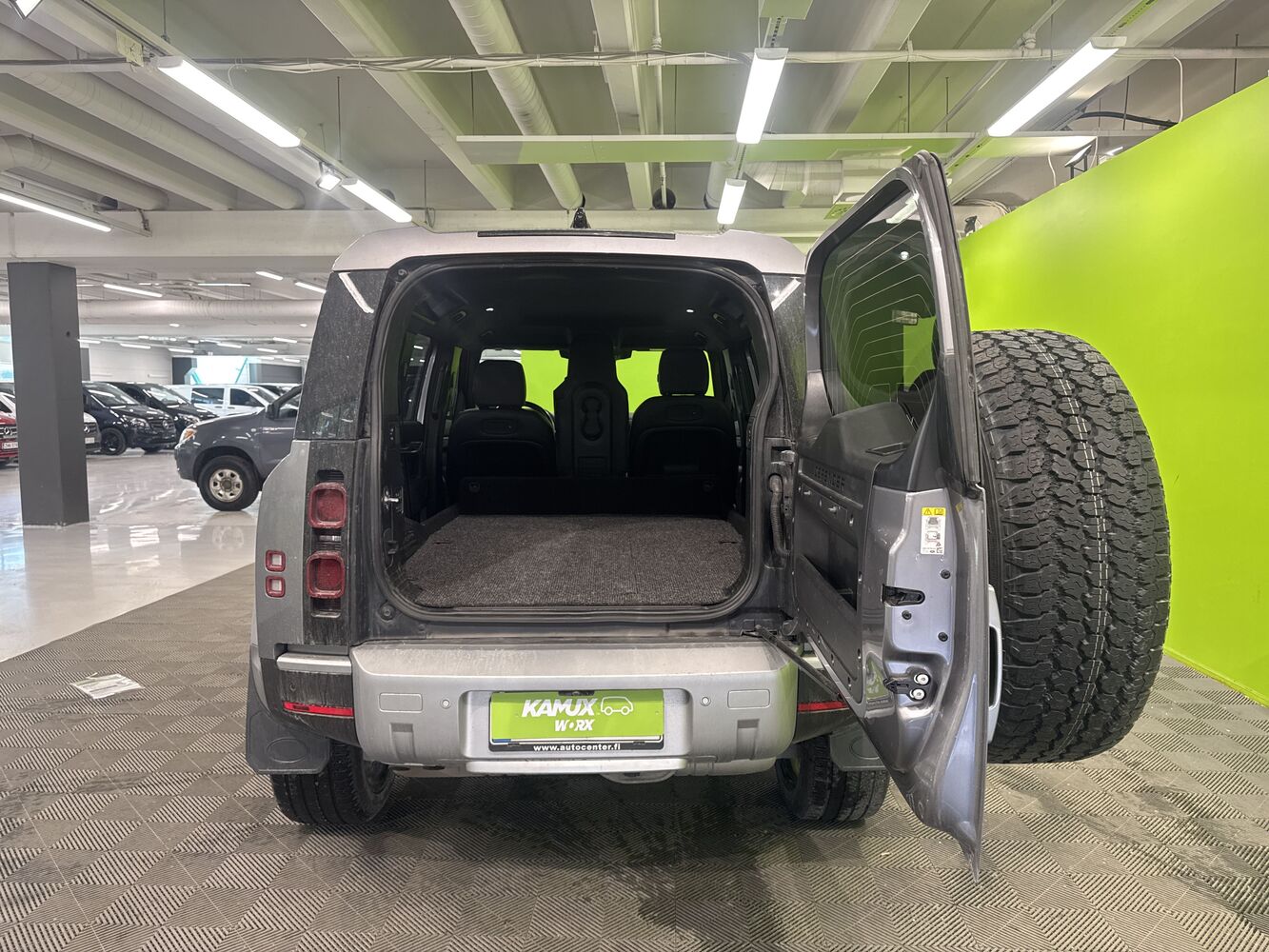 Land Rover Defender vaihtoauto