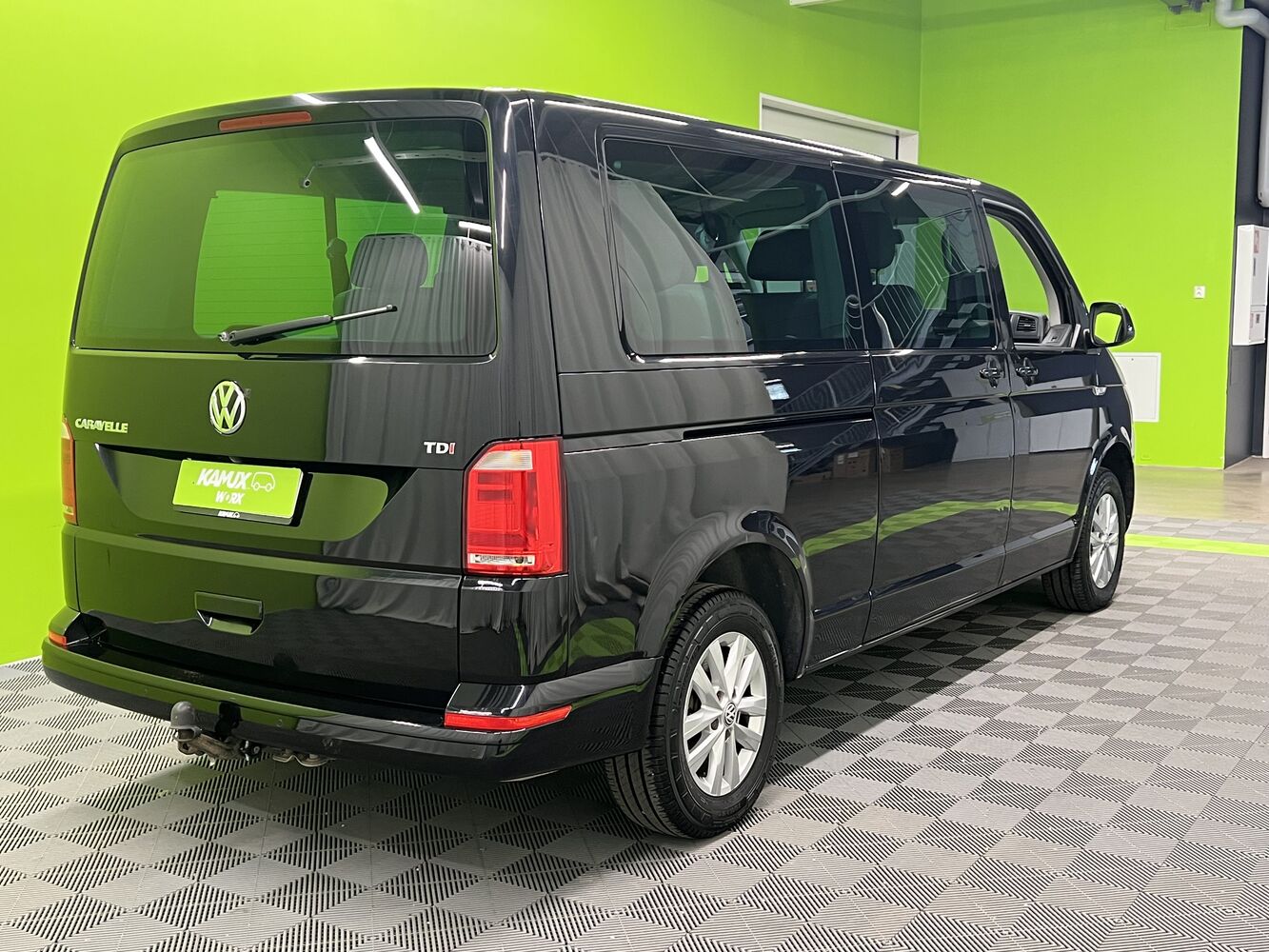 Volkswagen Caravelle vaihtoauto