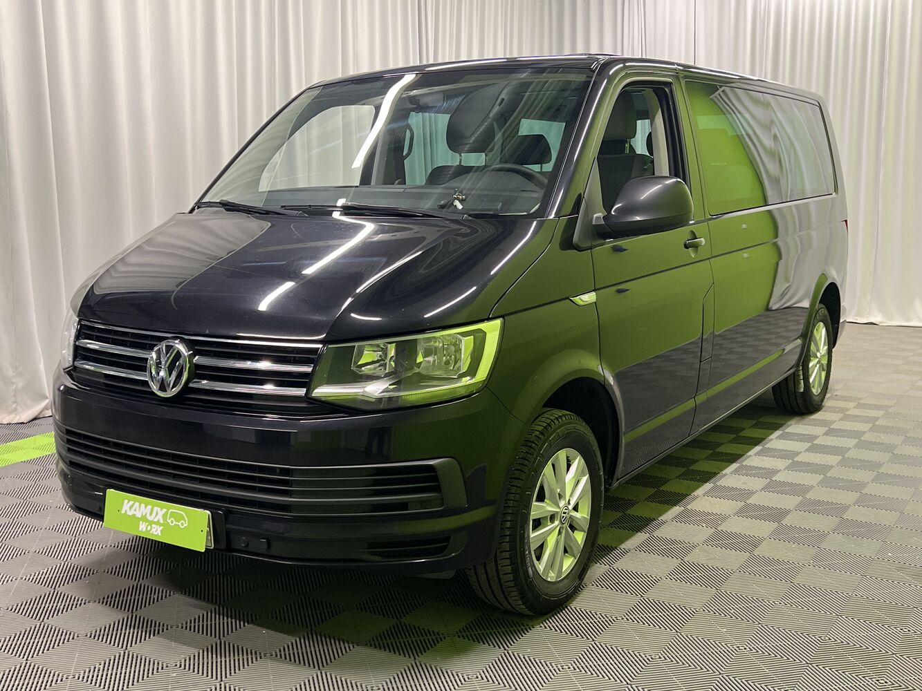 Volkswagen Caravelle vaihtoauto