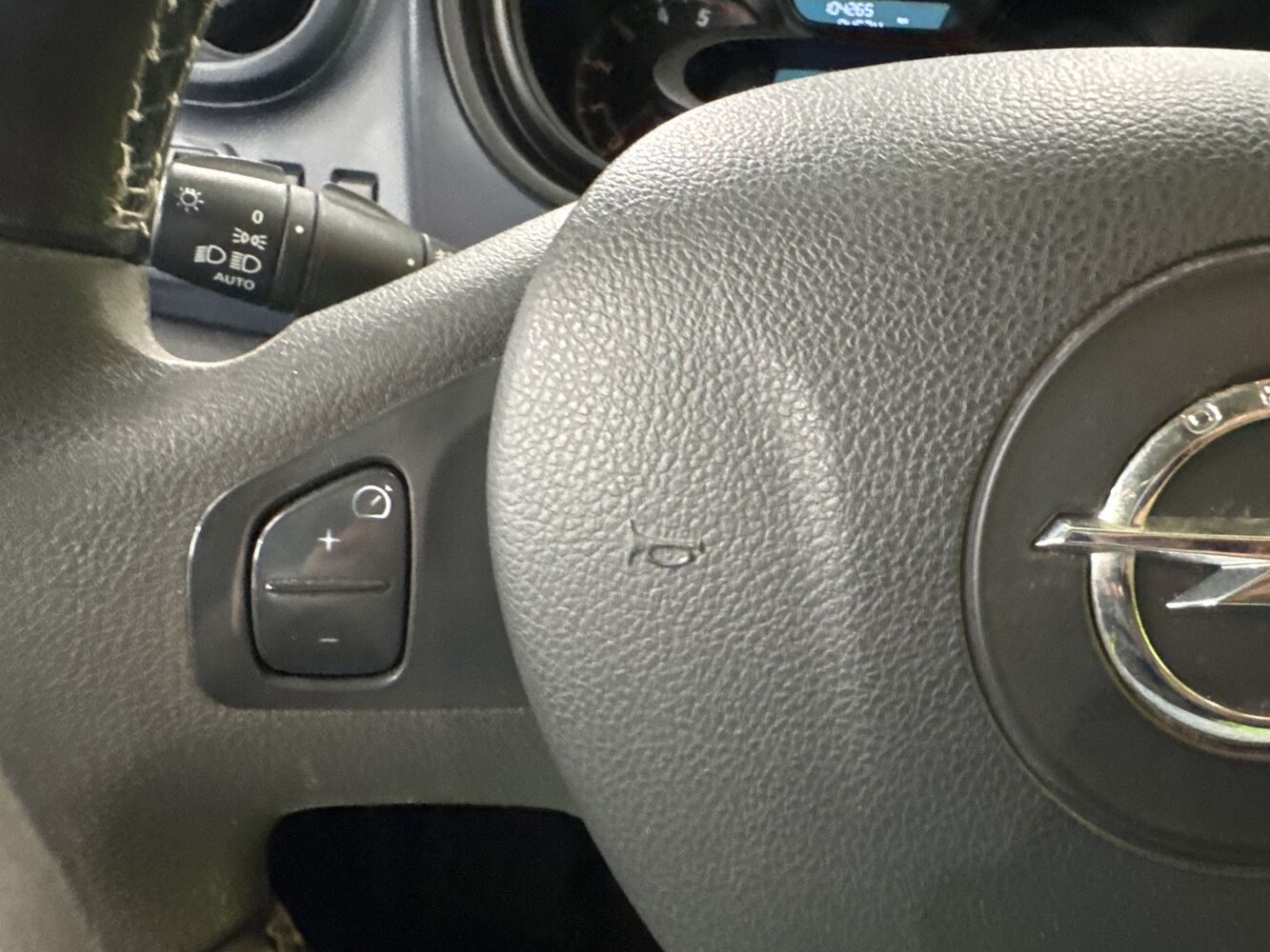 Opel Vivaro vaihtoauto