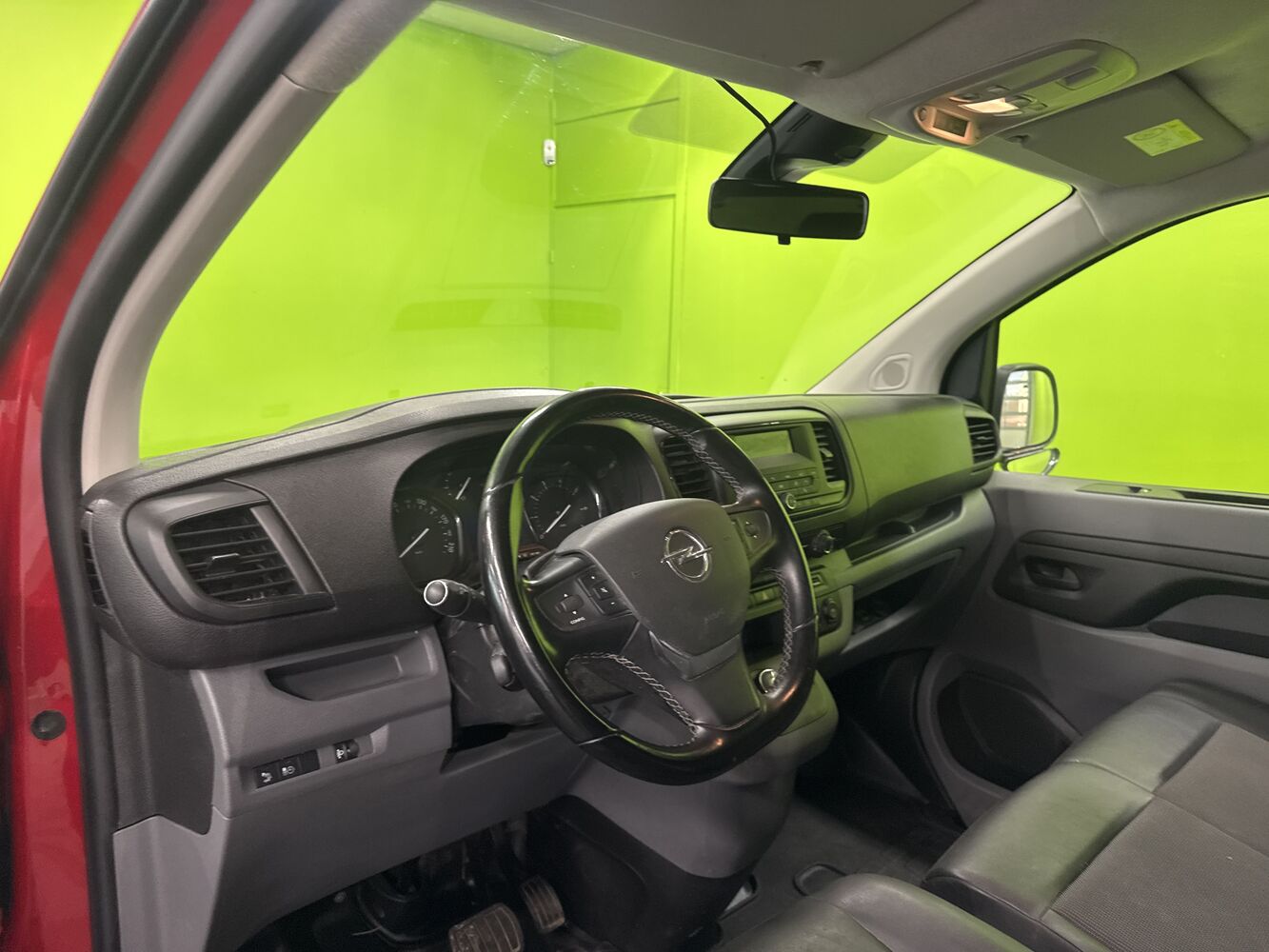 Opel Vivaro vaihtoauto
