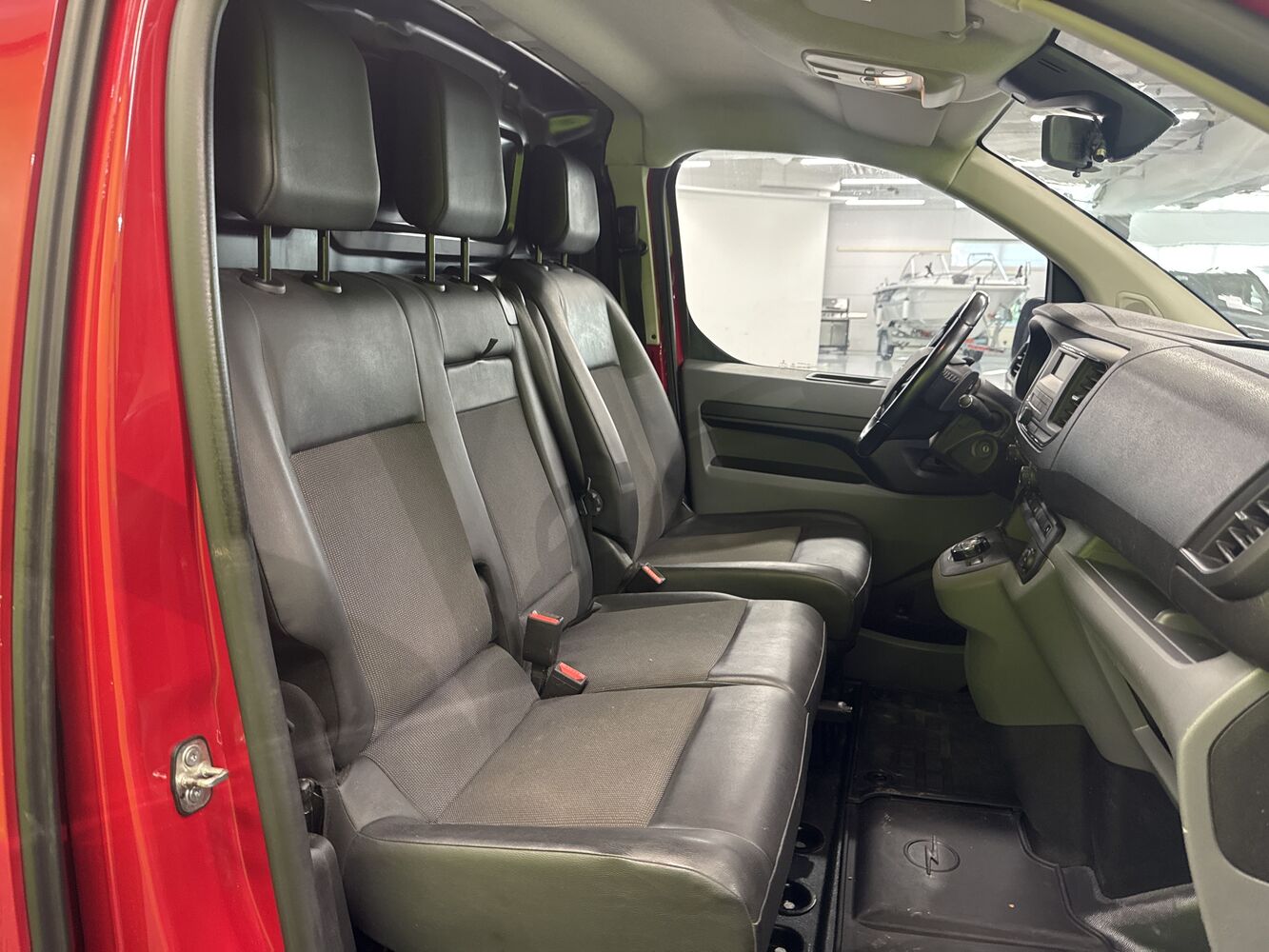 Opel Vivaro vaihtoauto