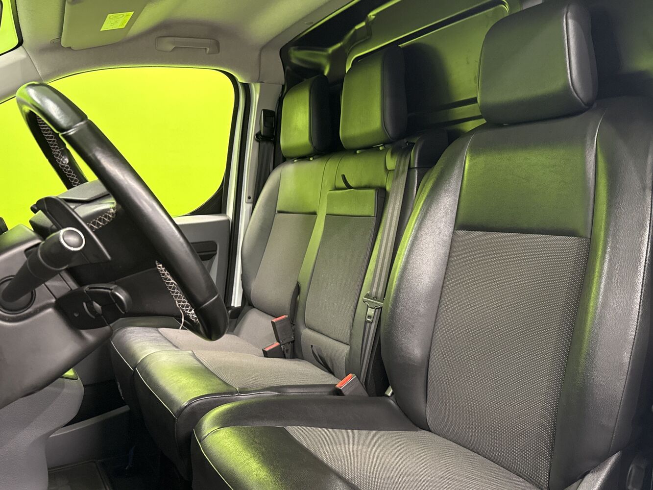 Opel Vivaro vaihtoauto