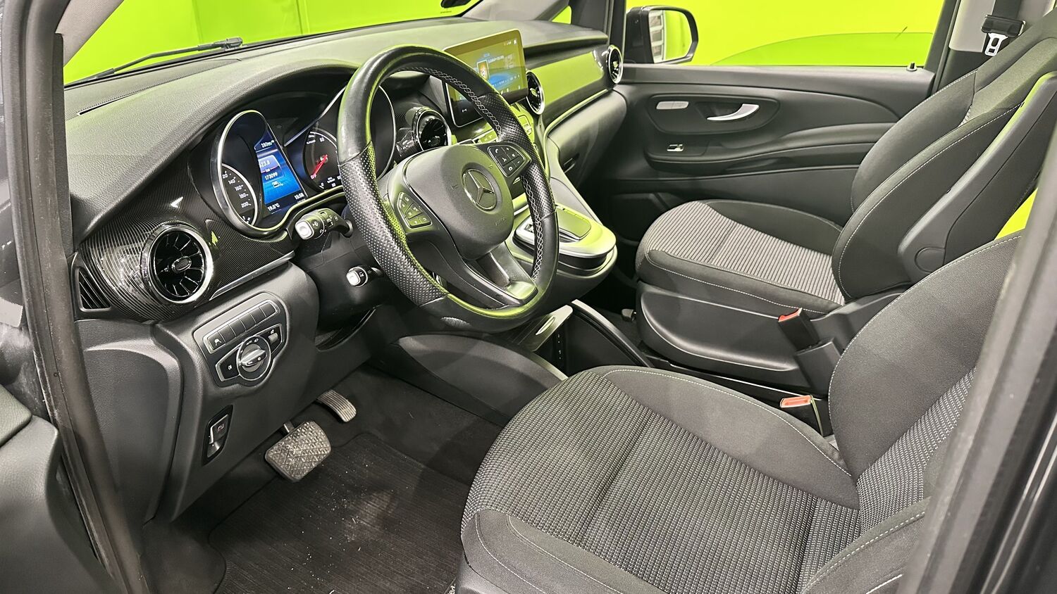 Mercedes-Benz EQV vaihtoauto