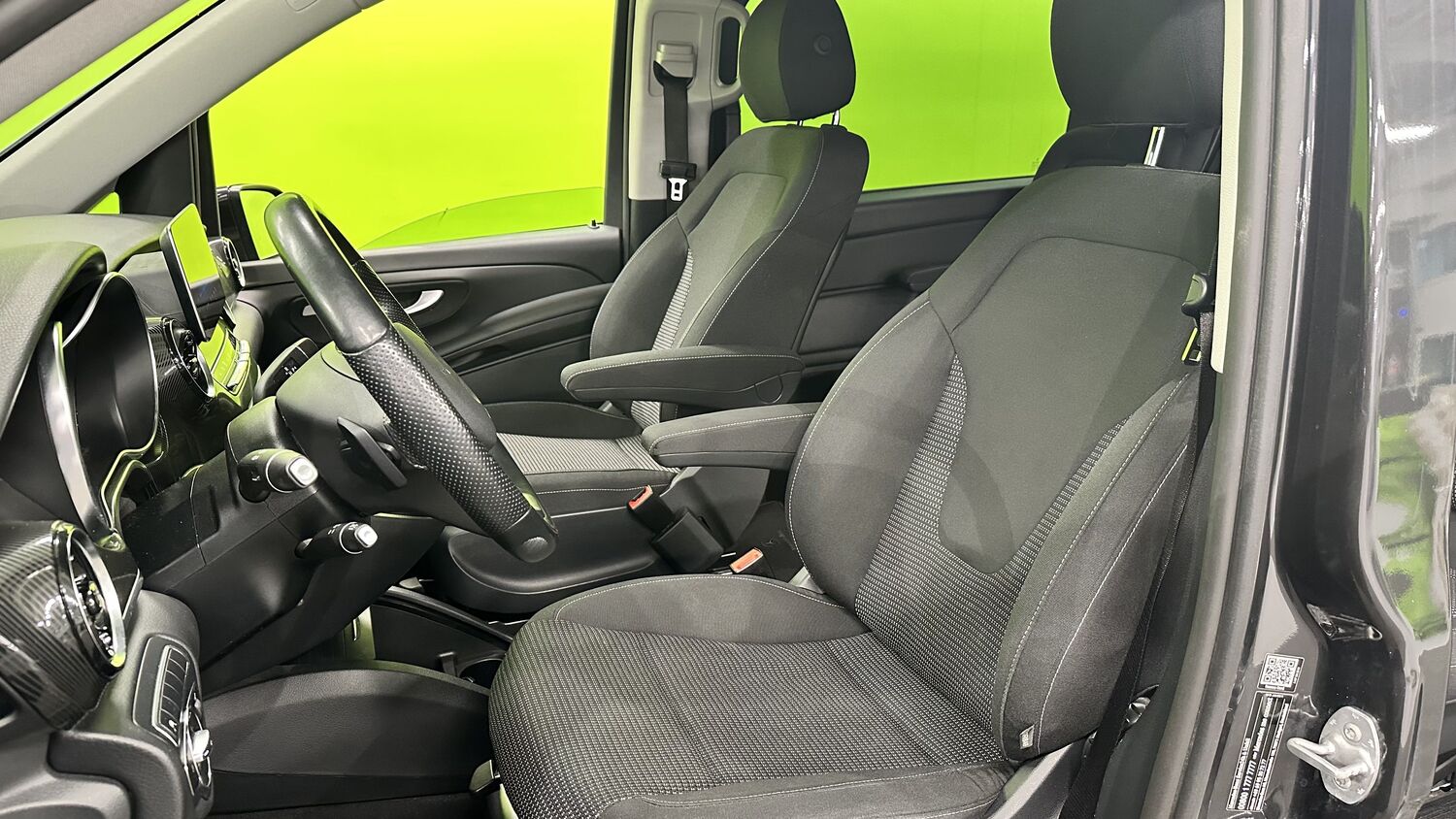 Mercedes-Benz EQV vaihtoauto