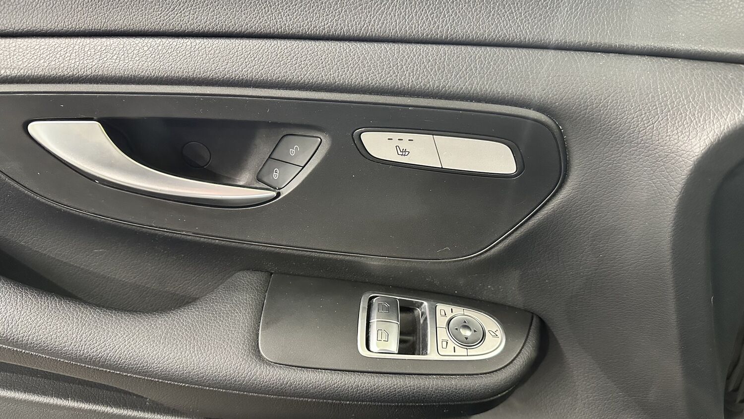 Mercedes-Benz EQV vaihtoauto
