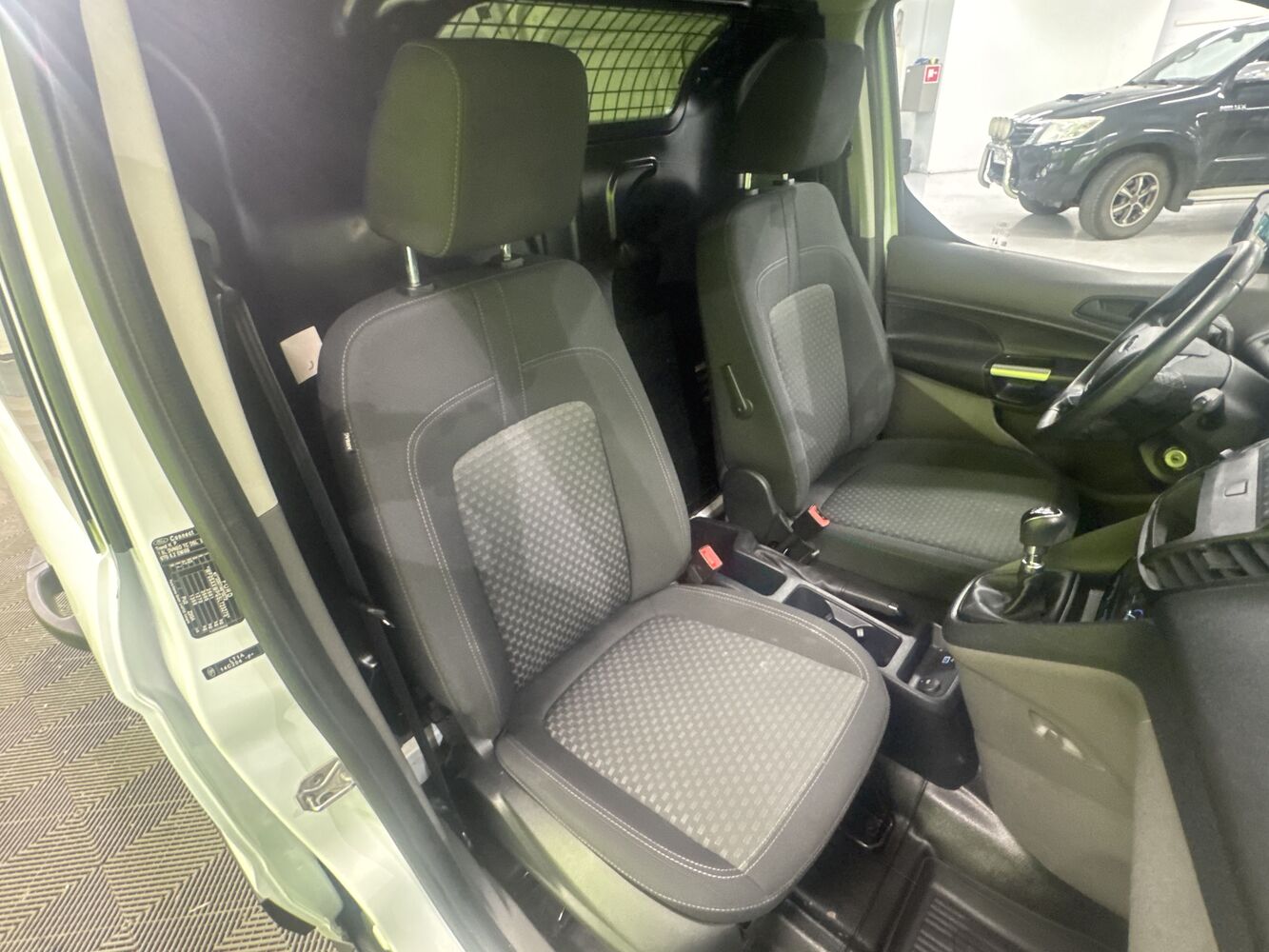Ford Transit Connect vaihtoauto