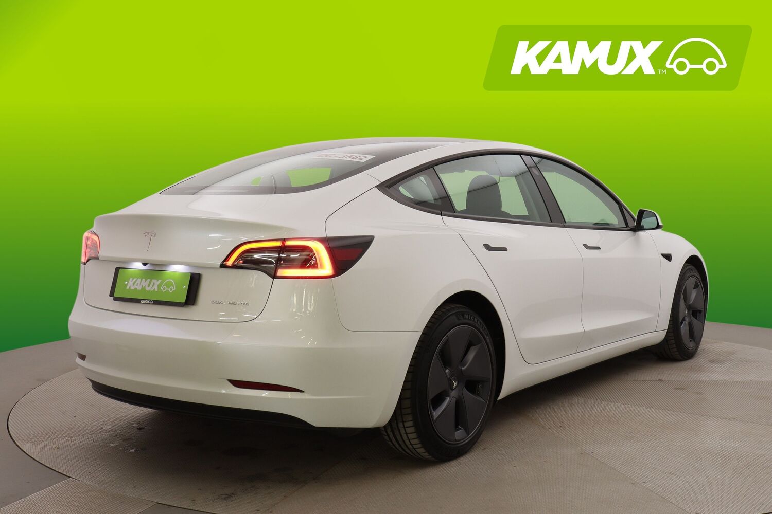 Tesla Model 3 vaihtoauto