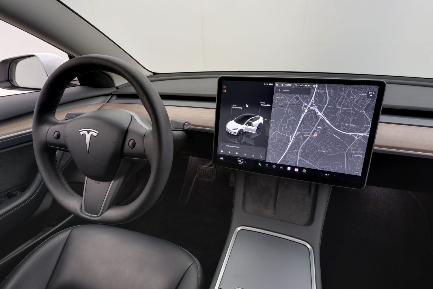 Tesla Model 3 vaihtoauto