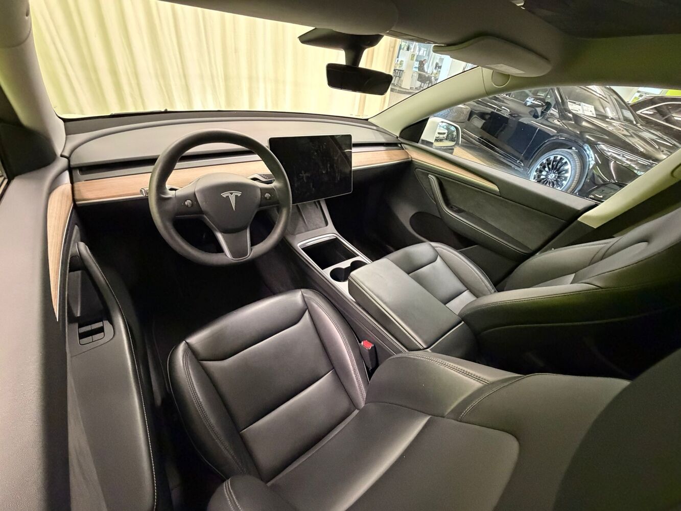 Tesla Model Y vaihtoauto