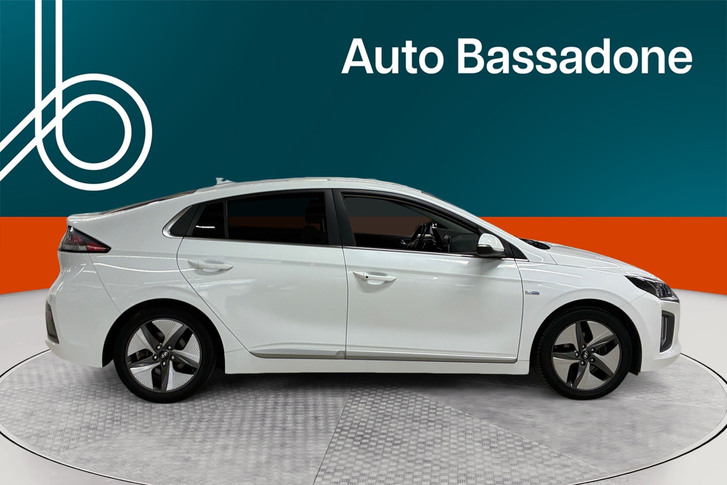 Hyundai IONIQ hybrid vaihtoauto