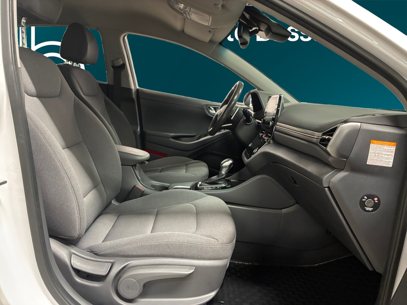 Hyundai IONIQ hybrid vaihtoauto