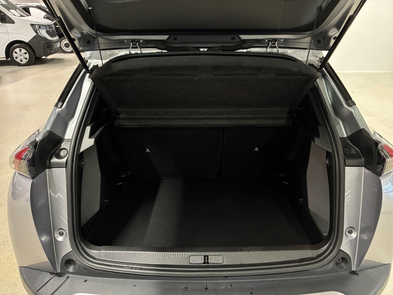 Peugeot e-2008 vaihtoauto
