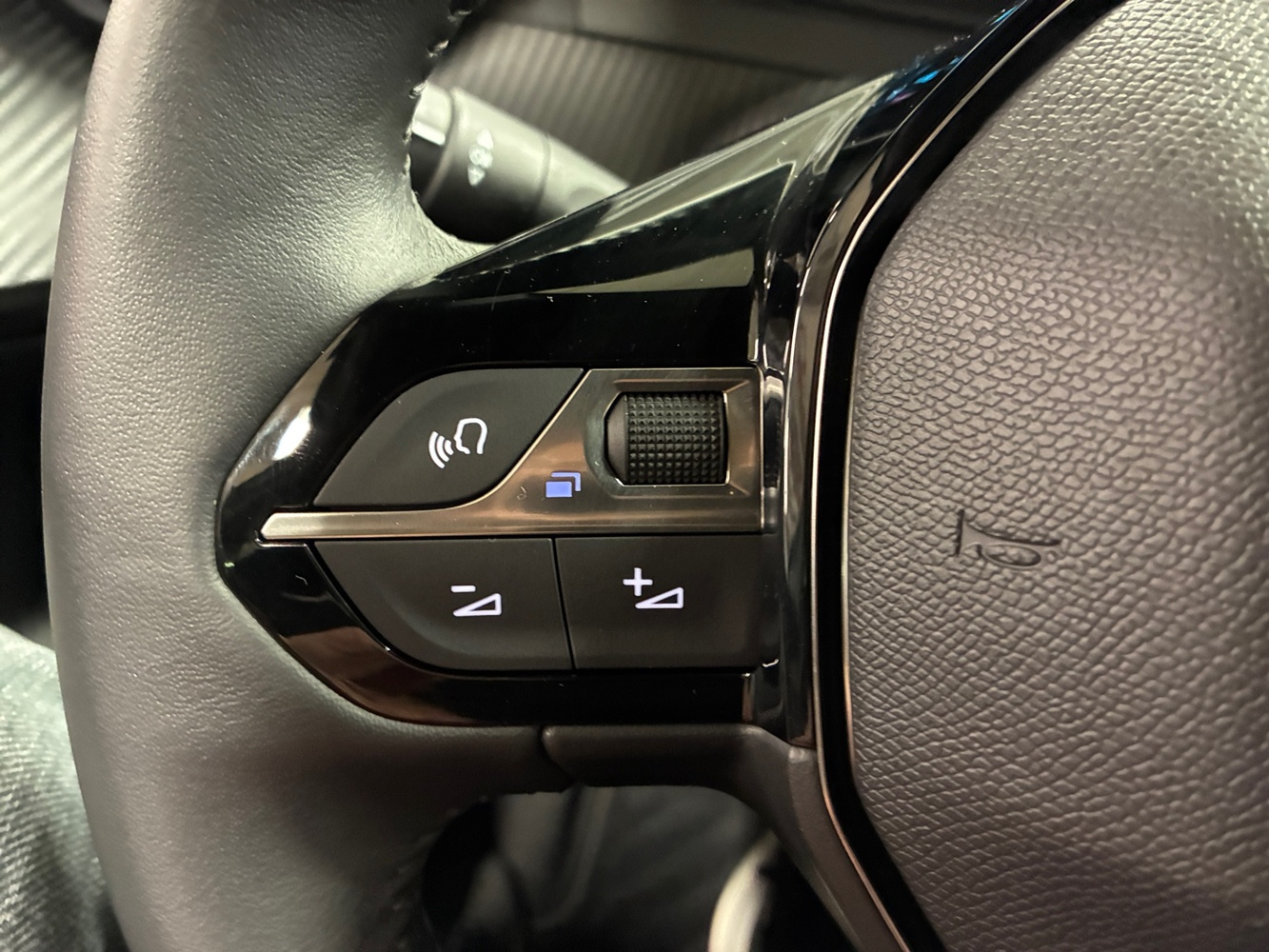 Peugeot e-2008 vaihtoauto