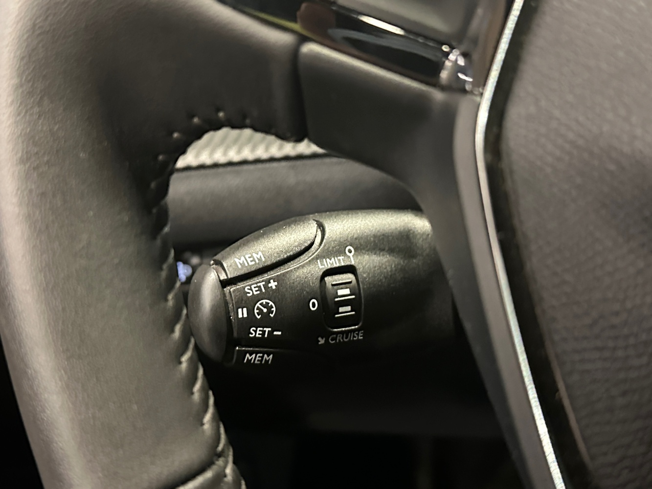 Peugeot e-2008 vaihtoauto
