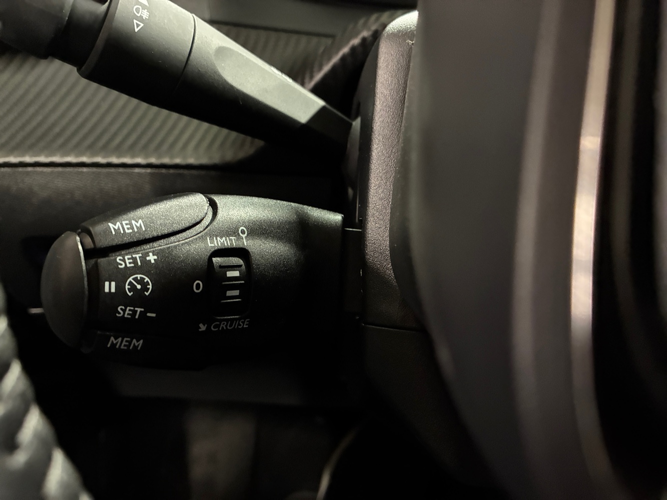 Peugeot e-2008 vaihtoauto