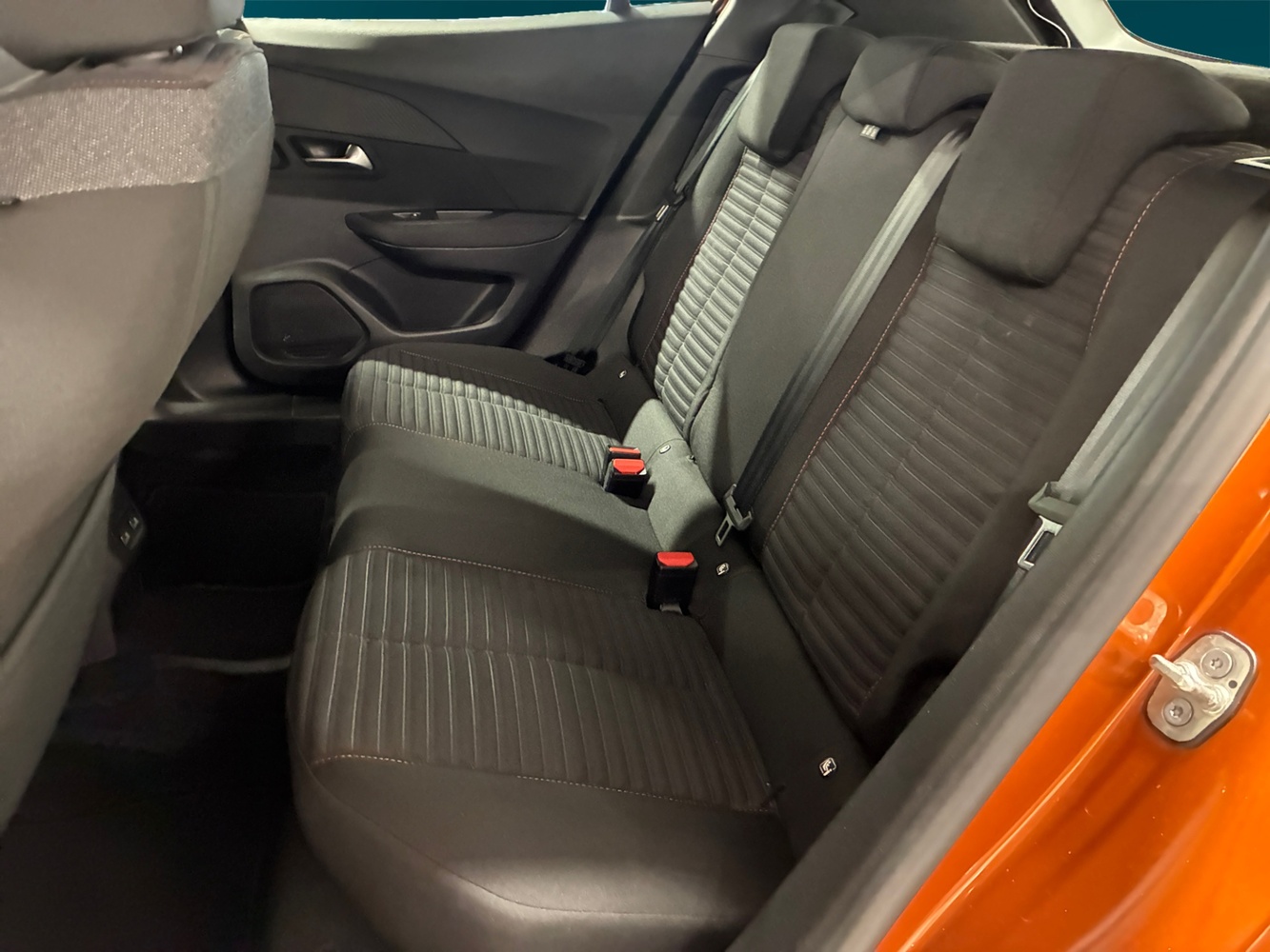 Peugeot e-2008 vaihtoauto
