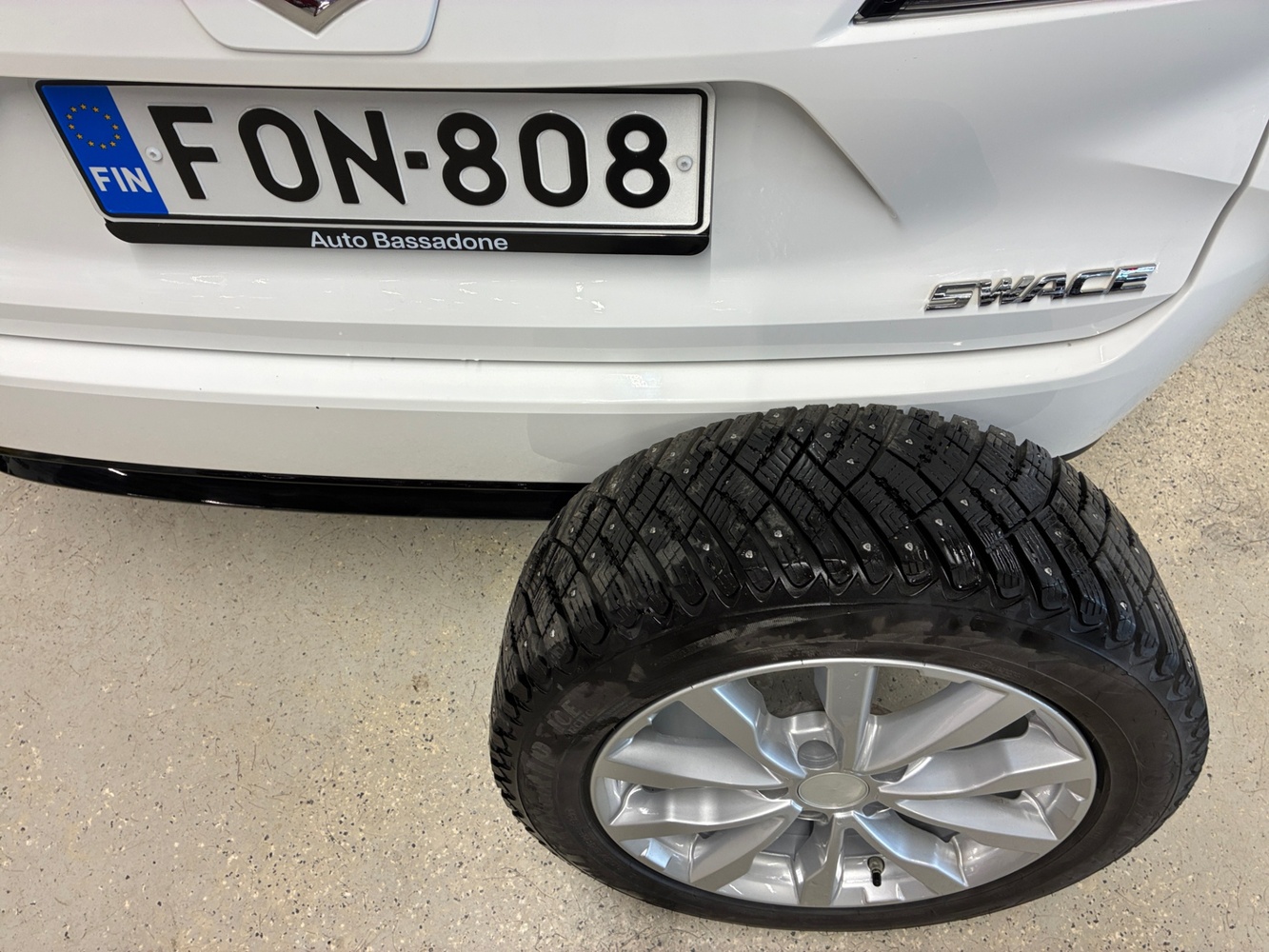 Suzuki Swace vaihtoauto