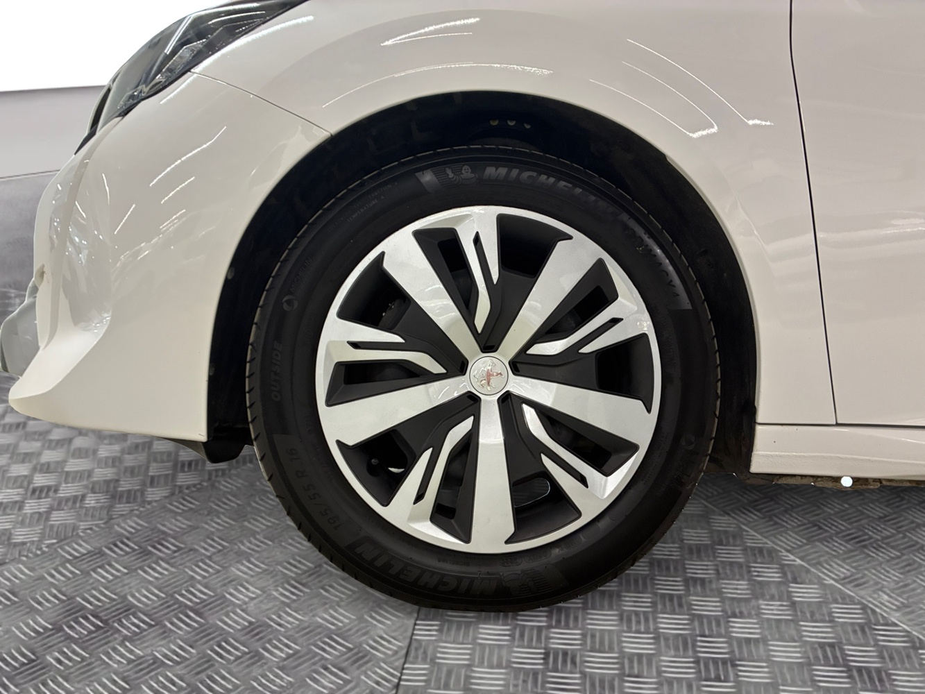 Peugeot 208 vaihtoauto