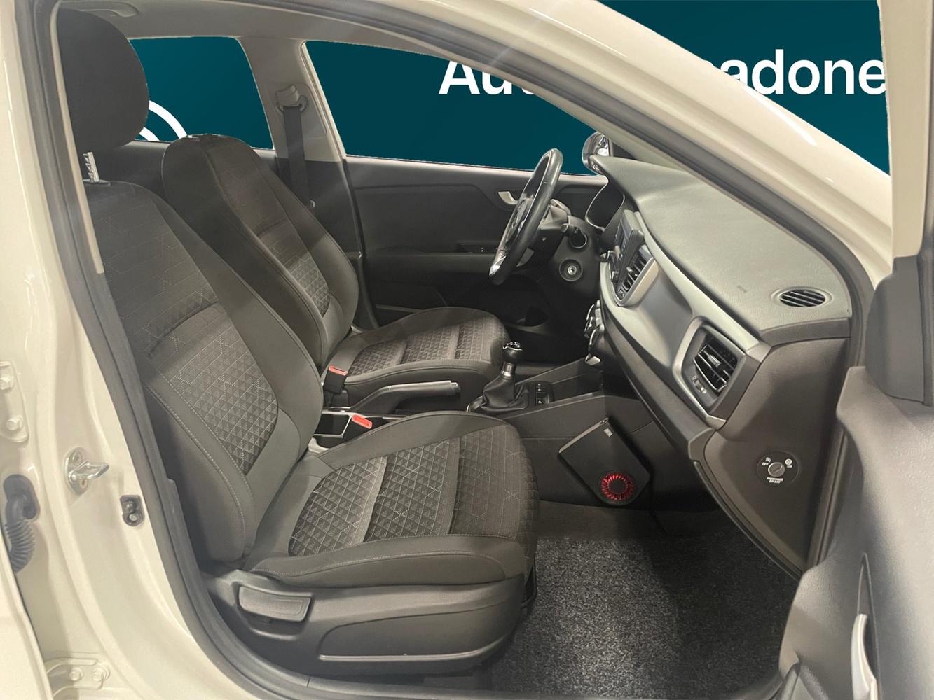Kia Rio vaihtoauto