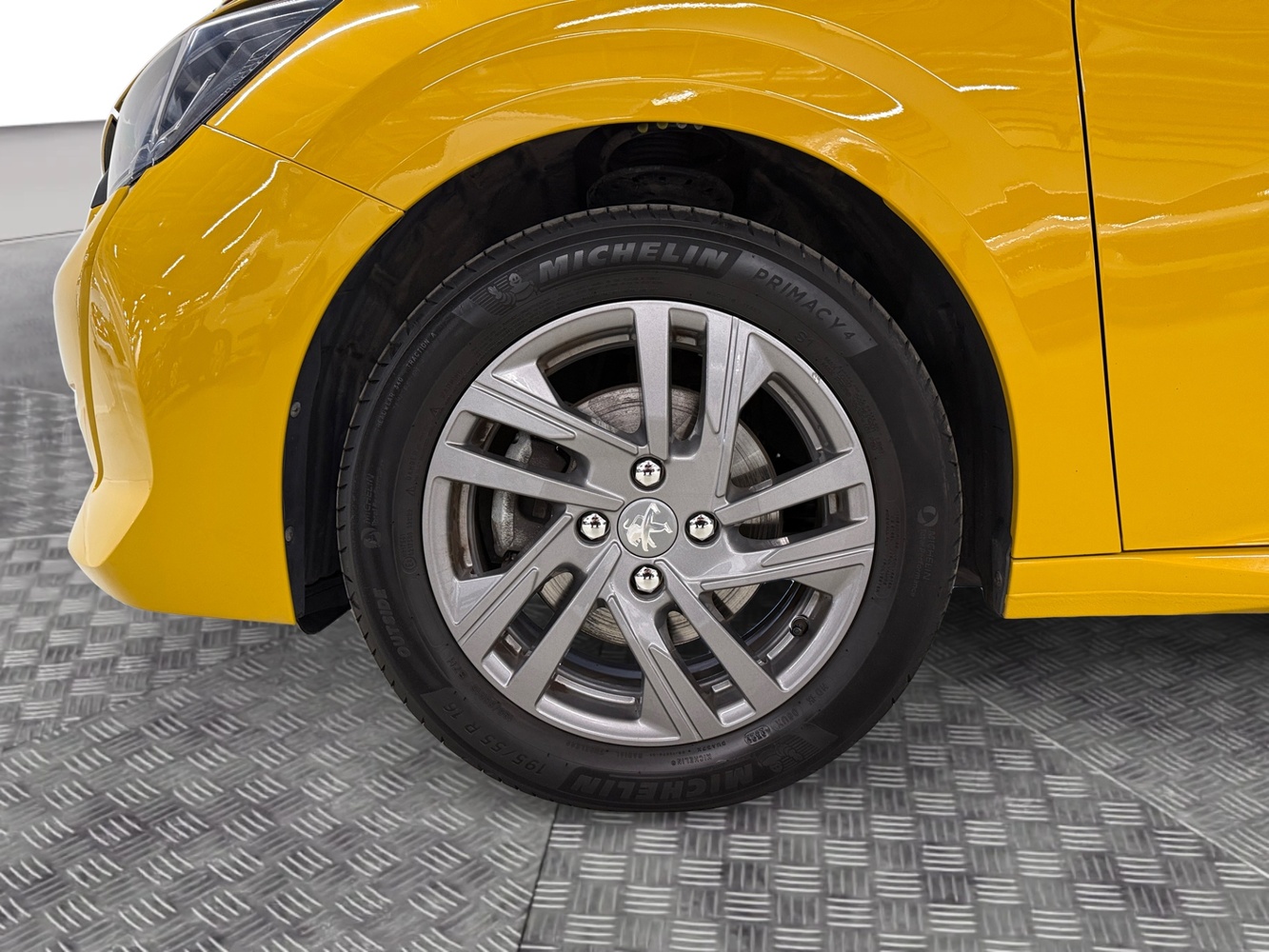 Peugeot 208 vaihtoauto