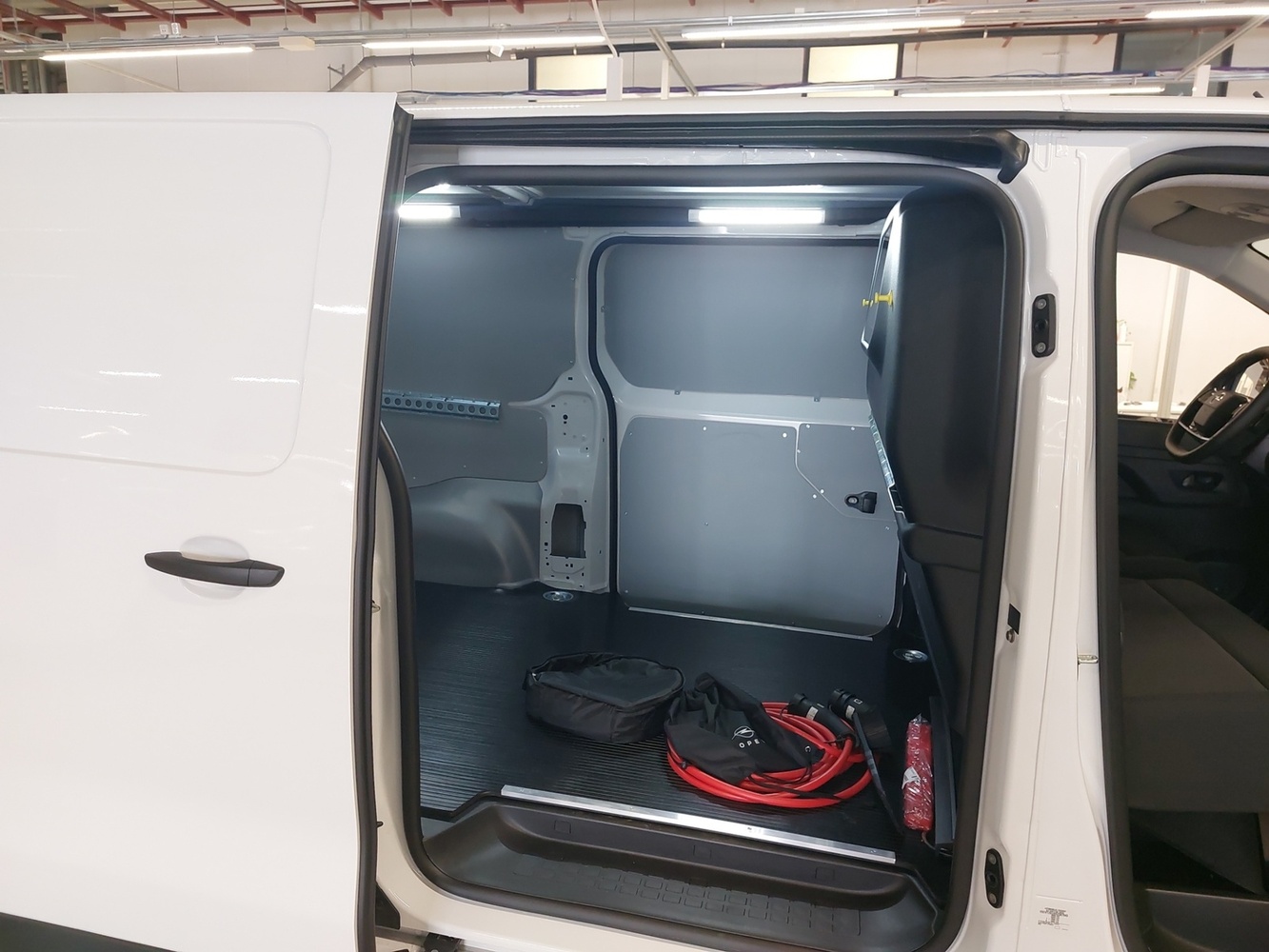 Opel Vivaro-e vaihtoauto