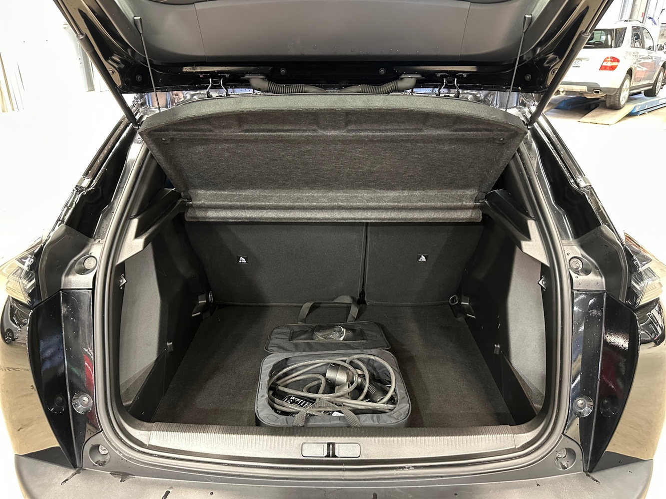 Peugeot e-2008 vaihtoauto