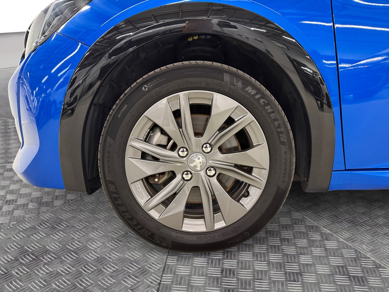 Peugeot e-208 vaihtoauto