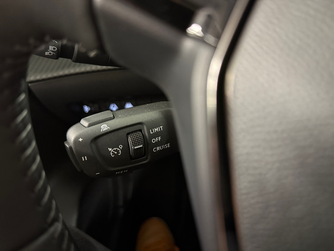 Peugeot e-208 vaihtoauto