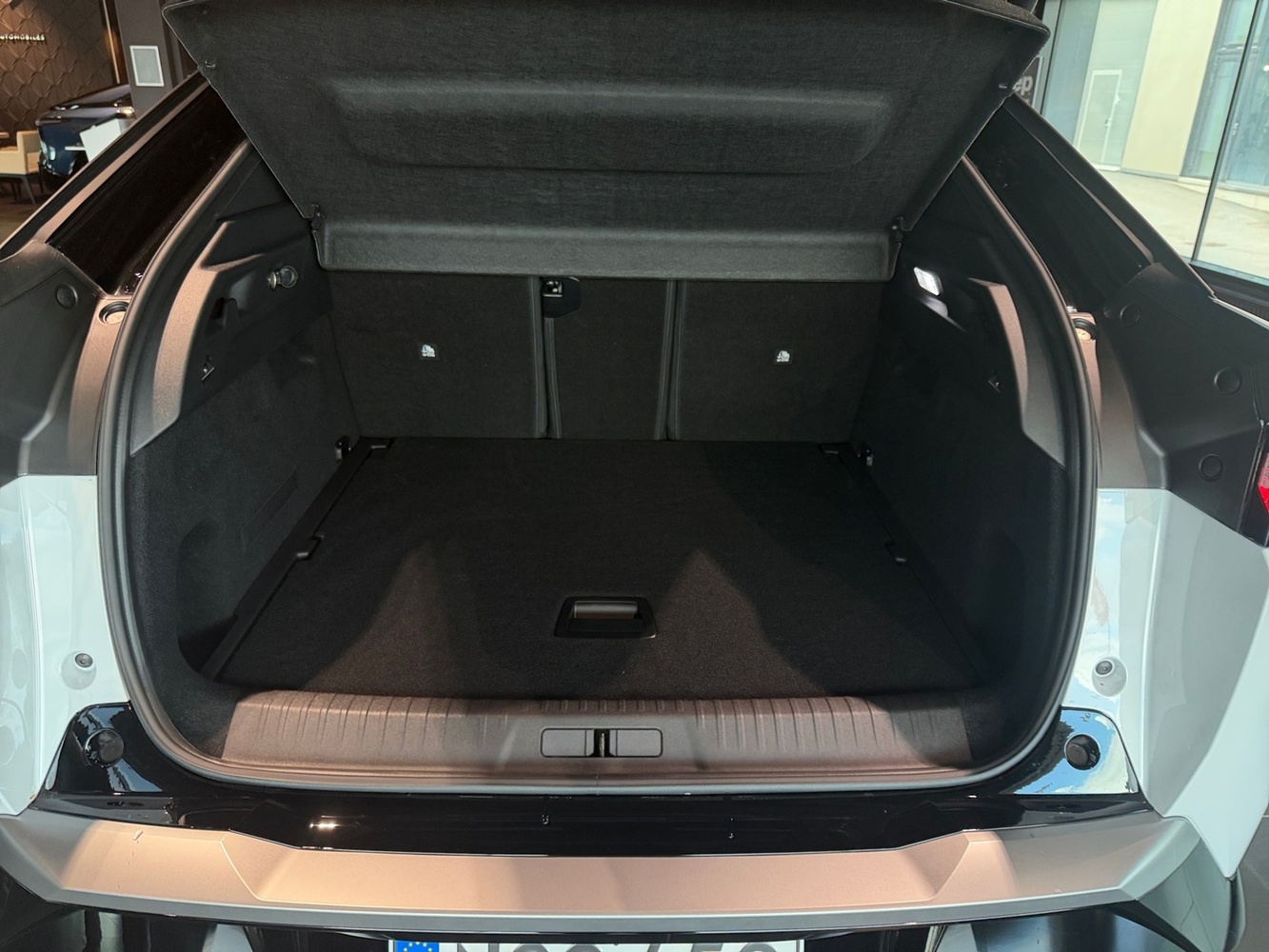 Peugeot E-3008 vaihtoauto
