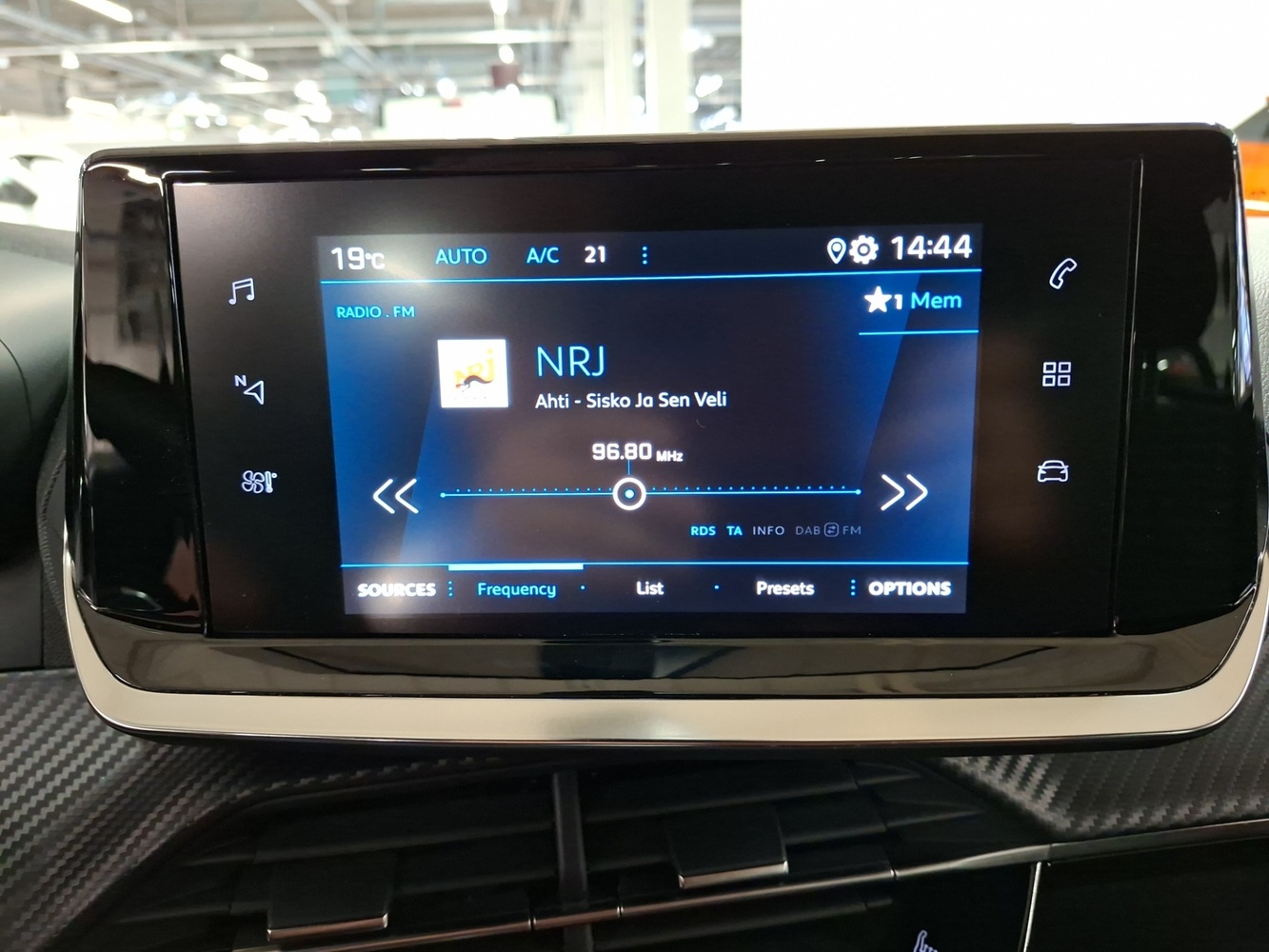 Peugeot 2008 vaihtoauto