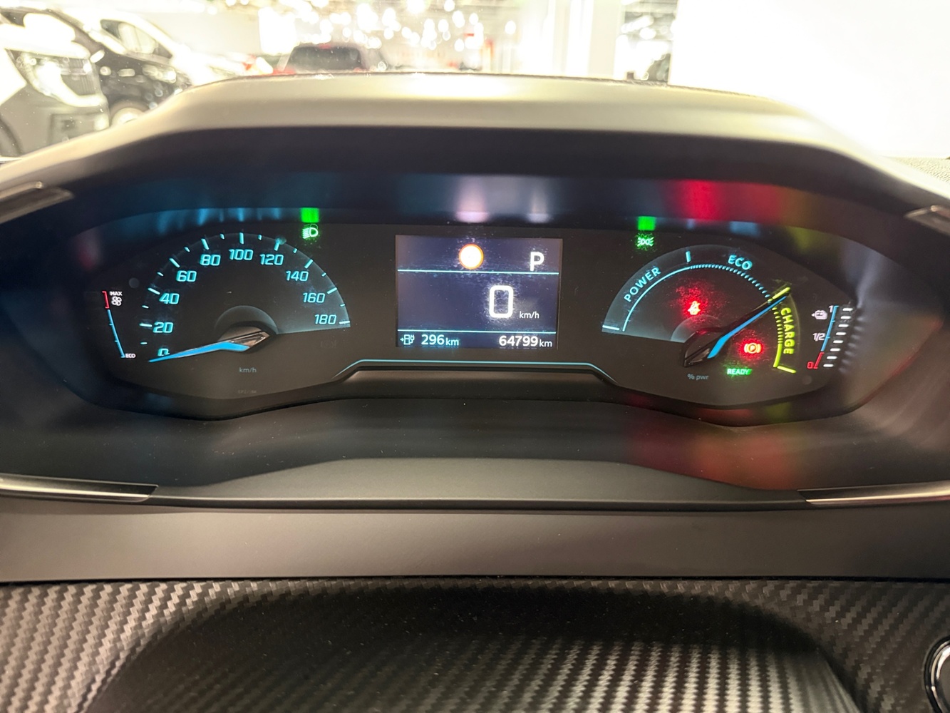 Peugeot e-2008 vaihtoauto