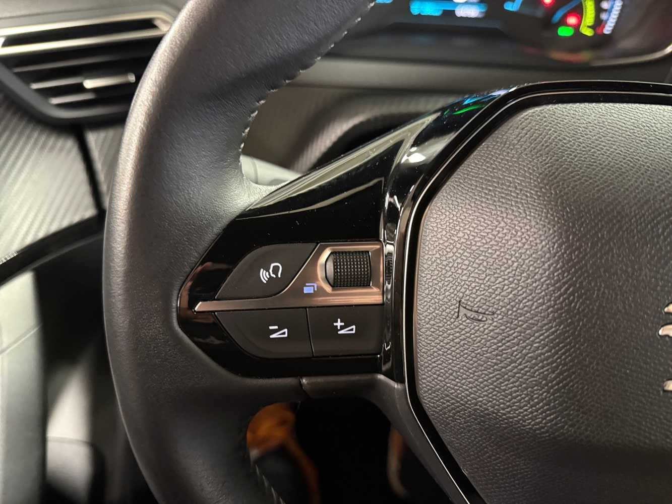 Peugeot e-2008 vaihtoauto