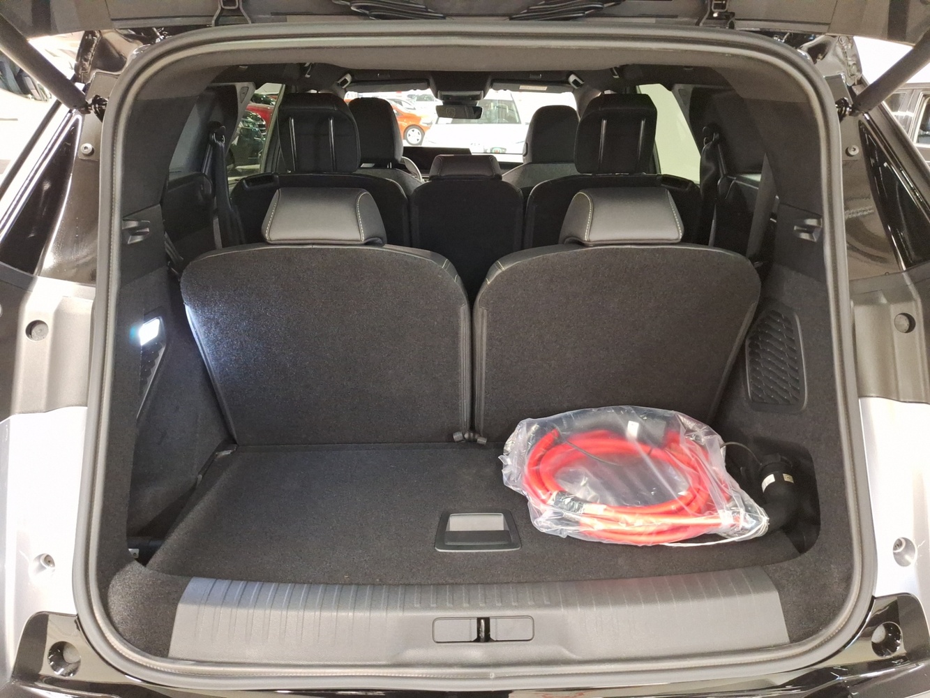 Peugeot E-5008 vaihtoauto