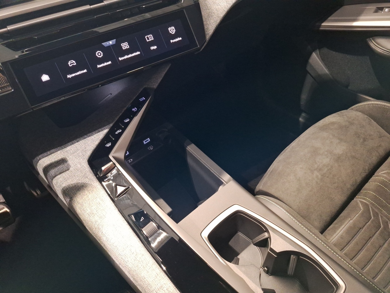 Peugeot E-5008 vaihtoauto