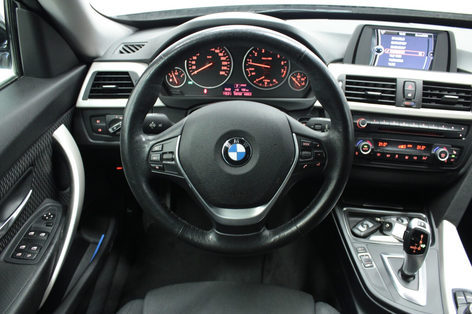 BMW 320 vaihtoauto