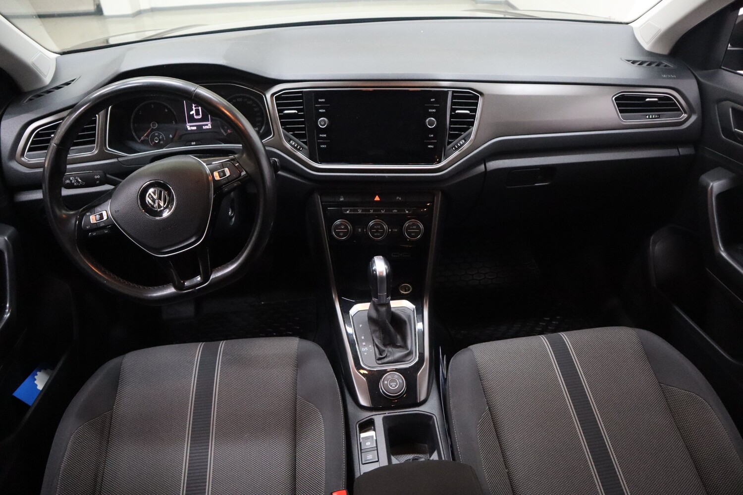 Volkswagen T-Roc vaihtoauto