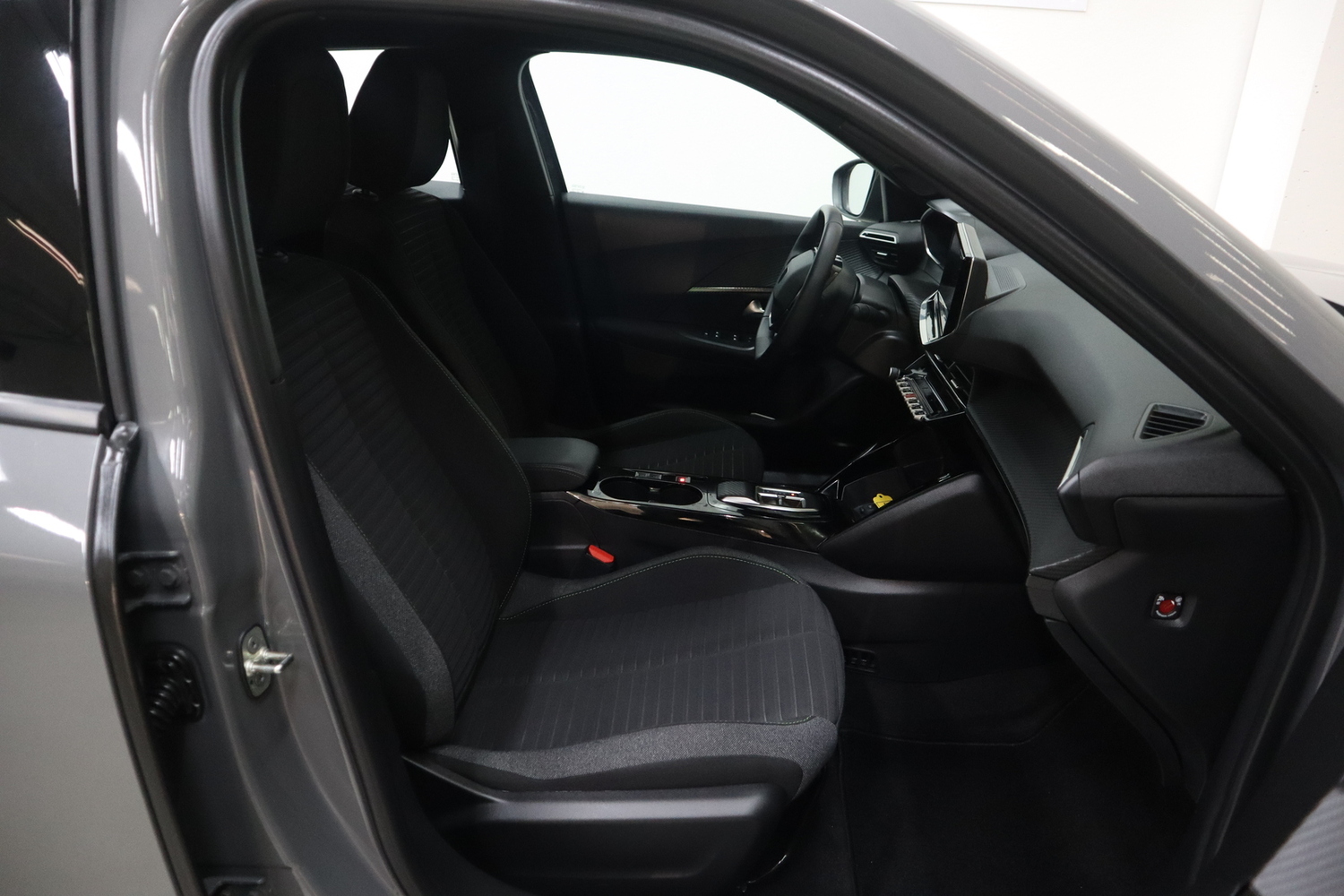 Peugeot e-2008 vaihtoauto