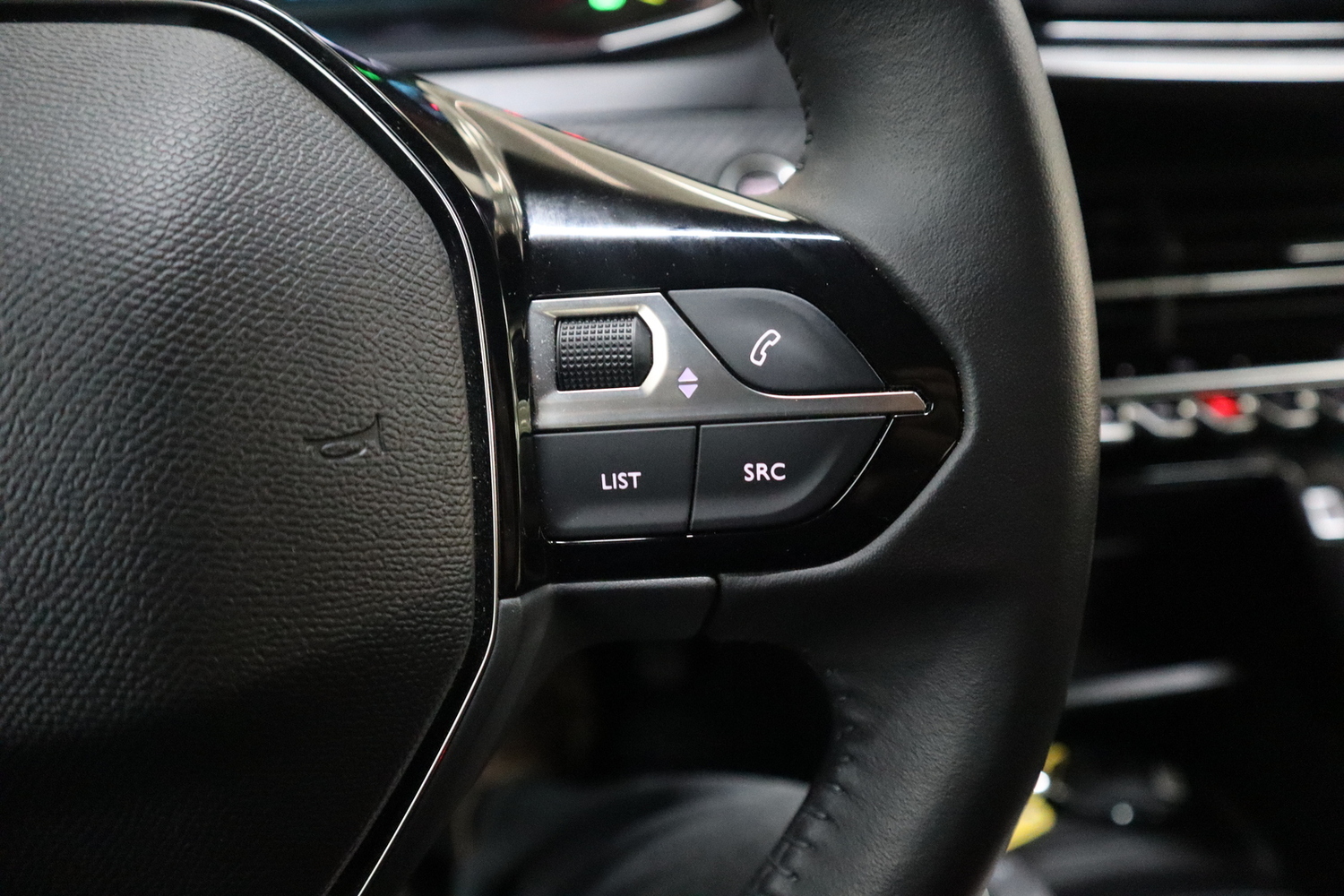 Peugeot e-2008 vaihtoauto