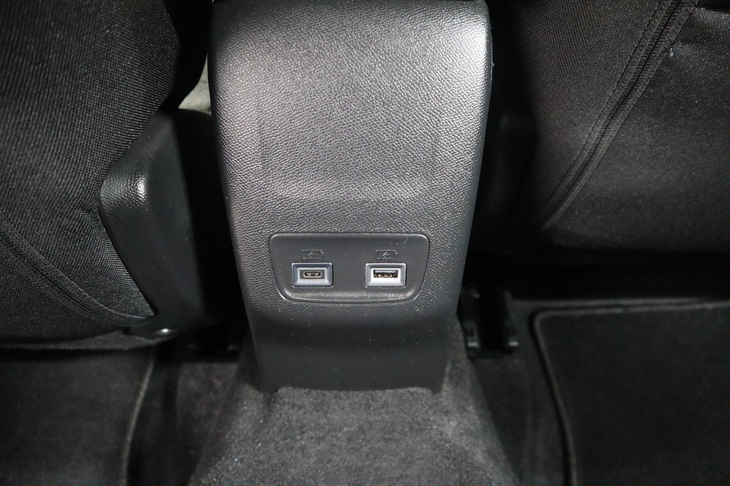 Peugeot e-2008 vaihtoauto