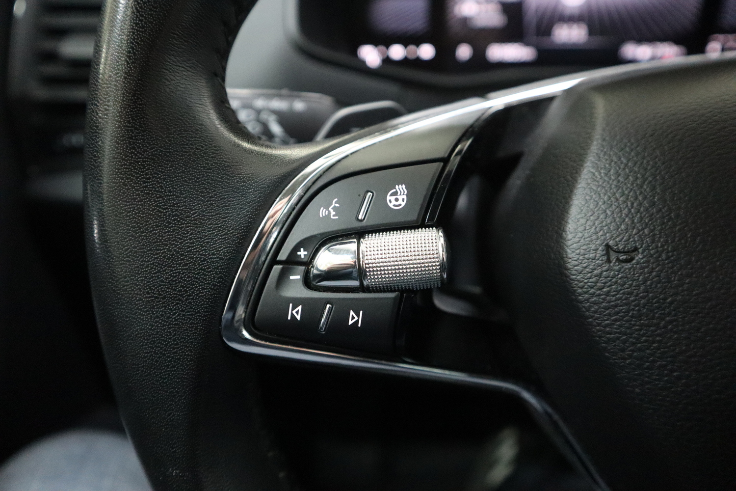 Skoda Karoq vaihtoauto