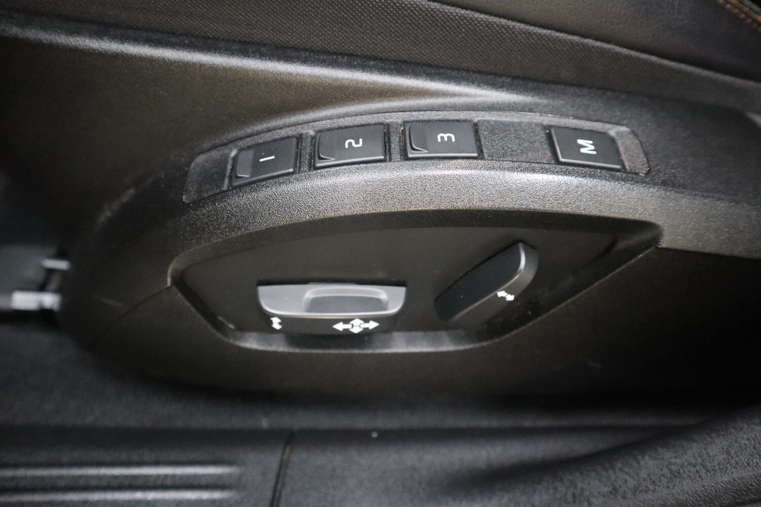 Volvo V40 Cross Country vaihtoauto
