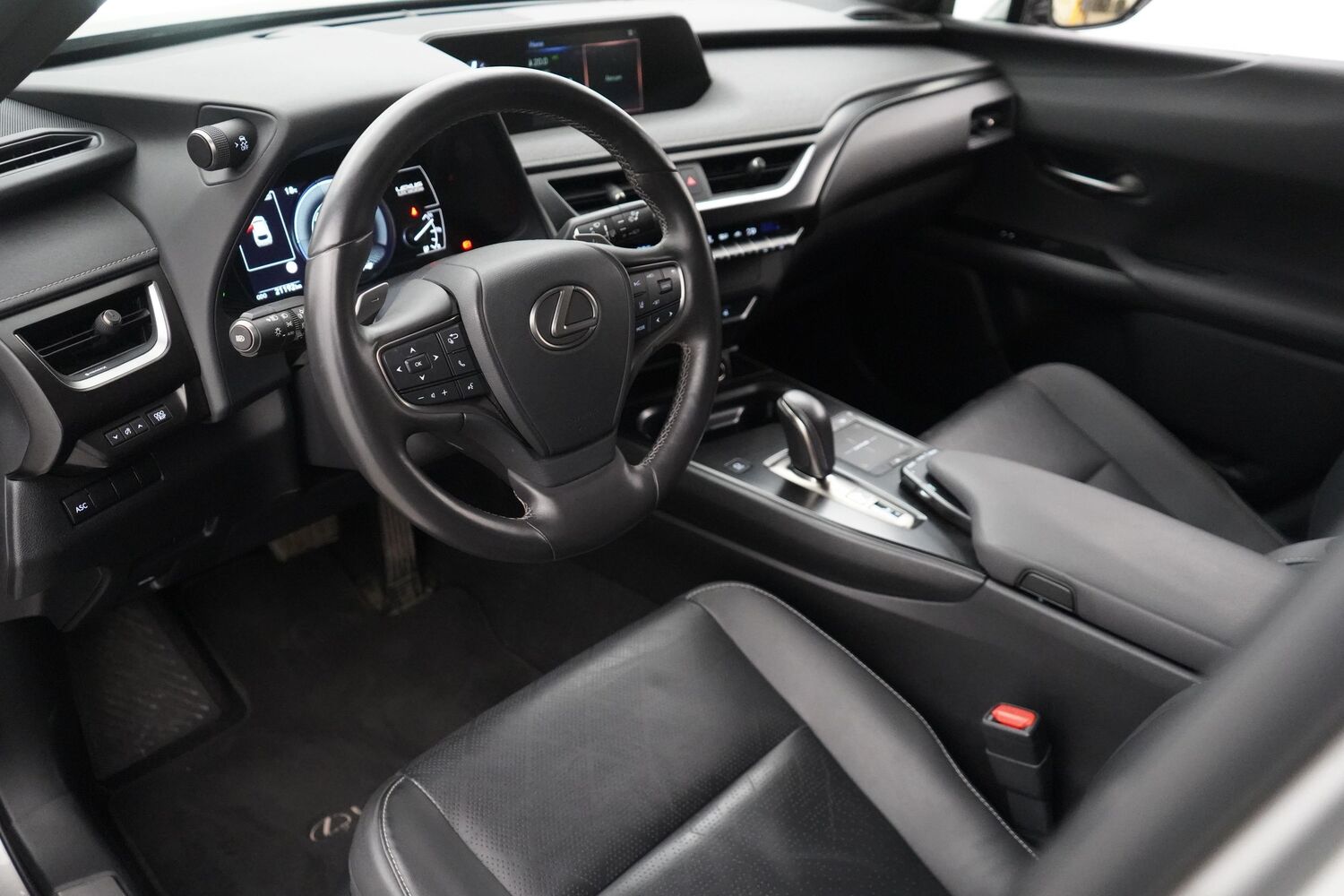 Lexus UX vaihtoauto