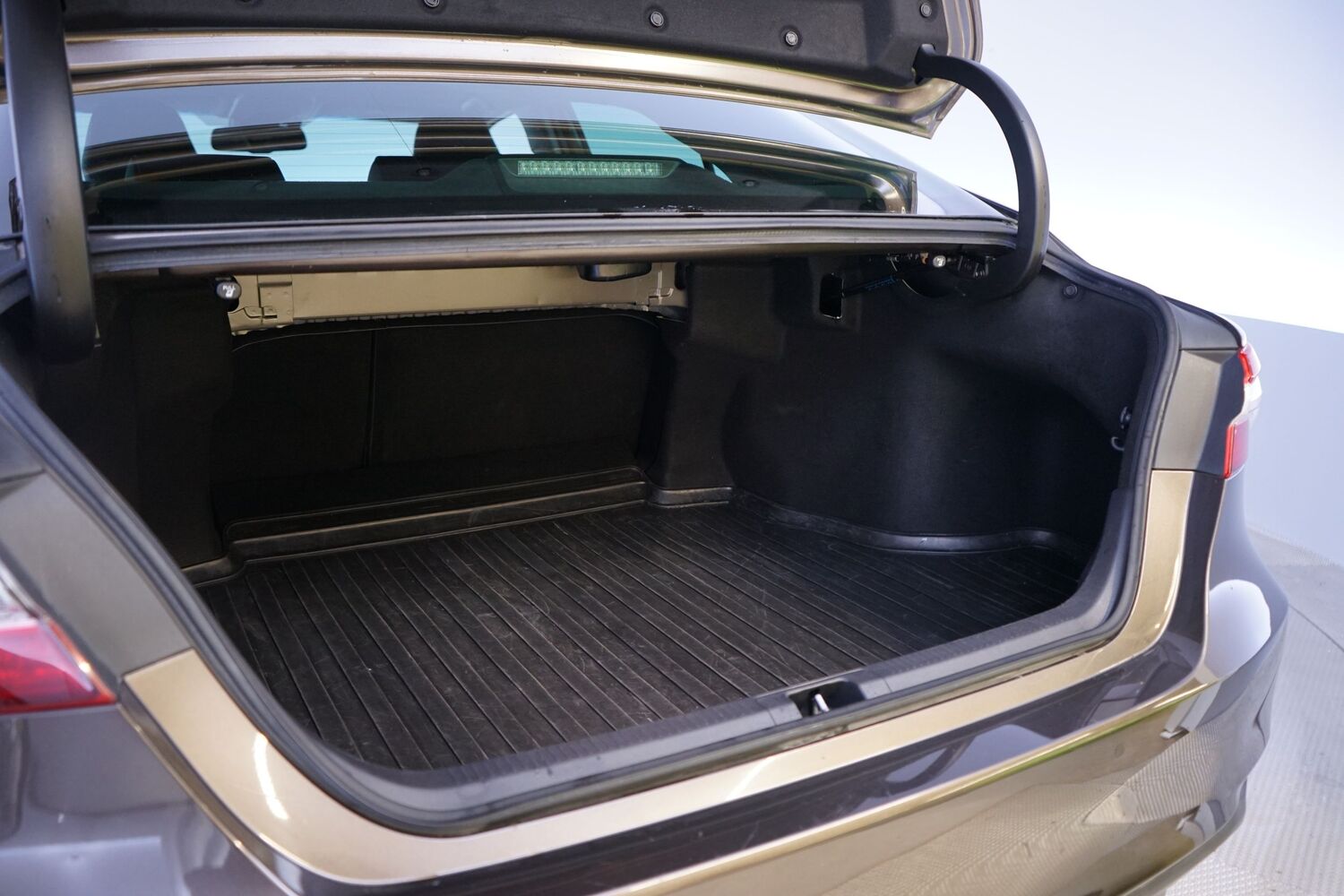 Toyota Camry vaihtoauto