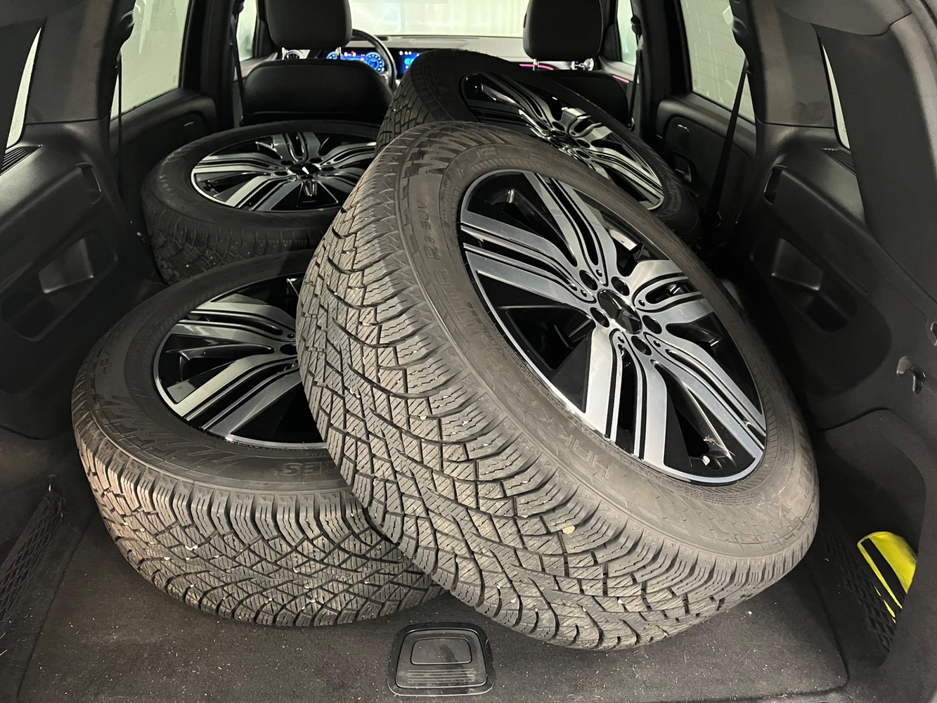 Mercedes-Benz EQB vaihtoauto