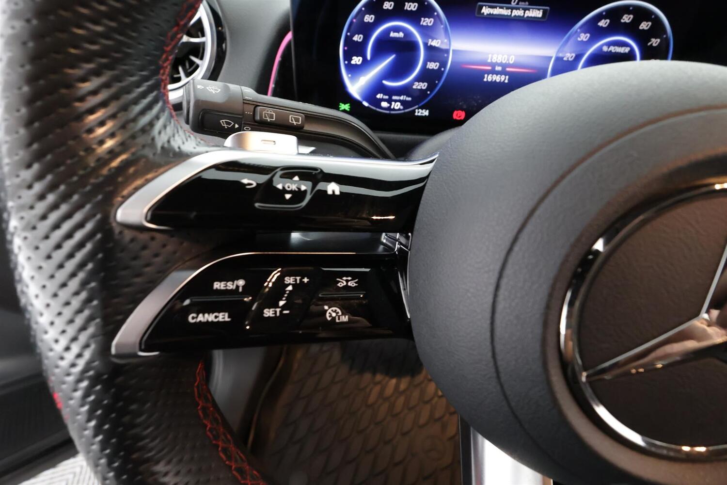 Mercedes-Benz EQB vaihtoauto