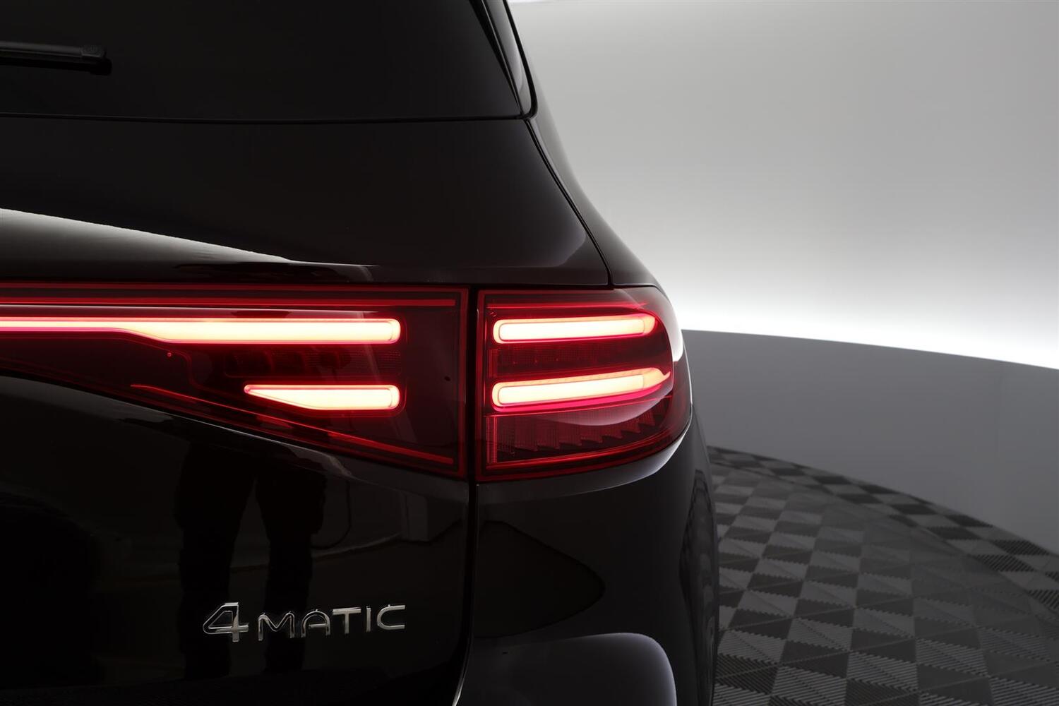 Mercedes-Benz EQB vaihtoauto
