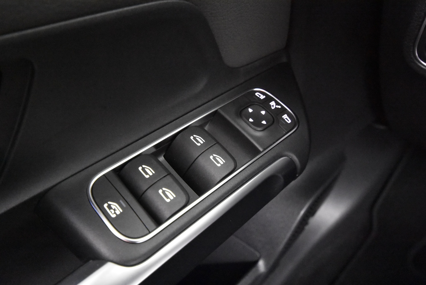 Mercedes-Benz EQB vaihtoauto